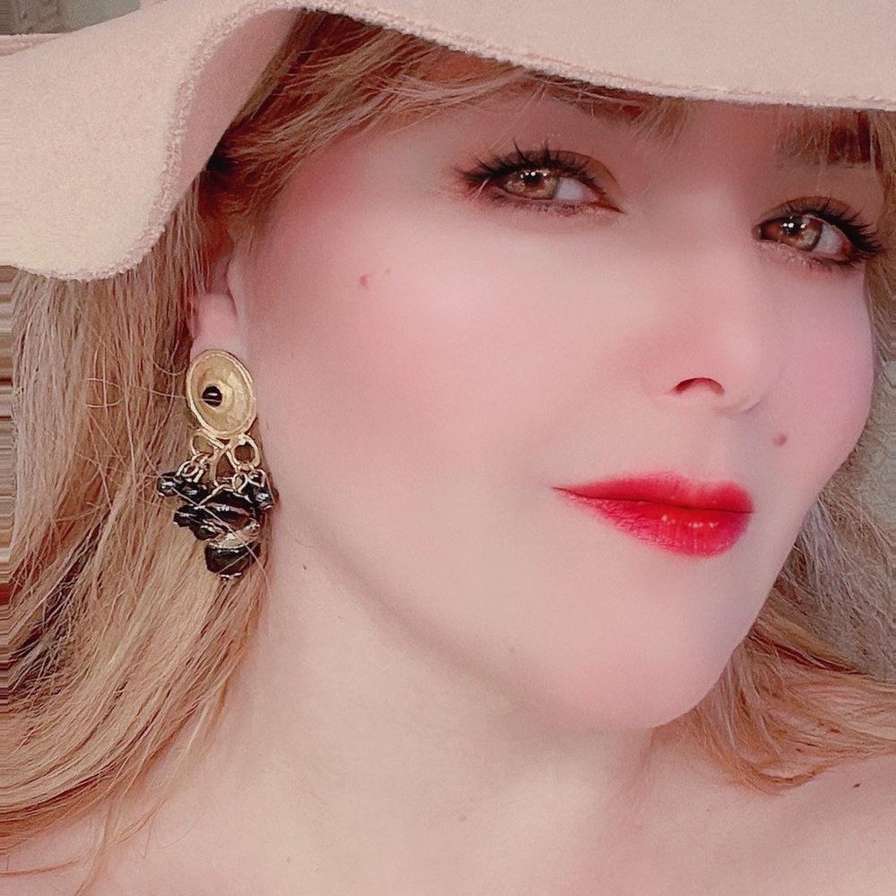 Baroque Gold earrings Dangle  black beads clip earrings vintage